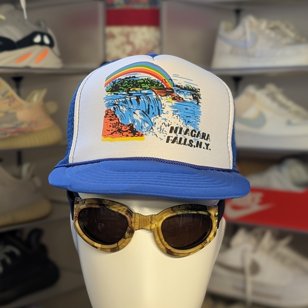Niagra Falls Vintage Trucker Hat (OS)